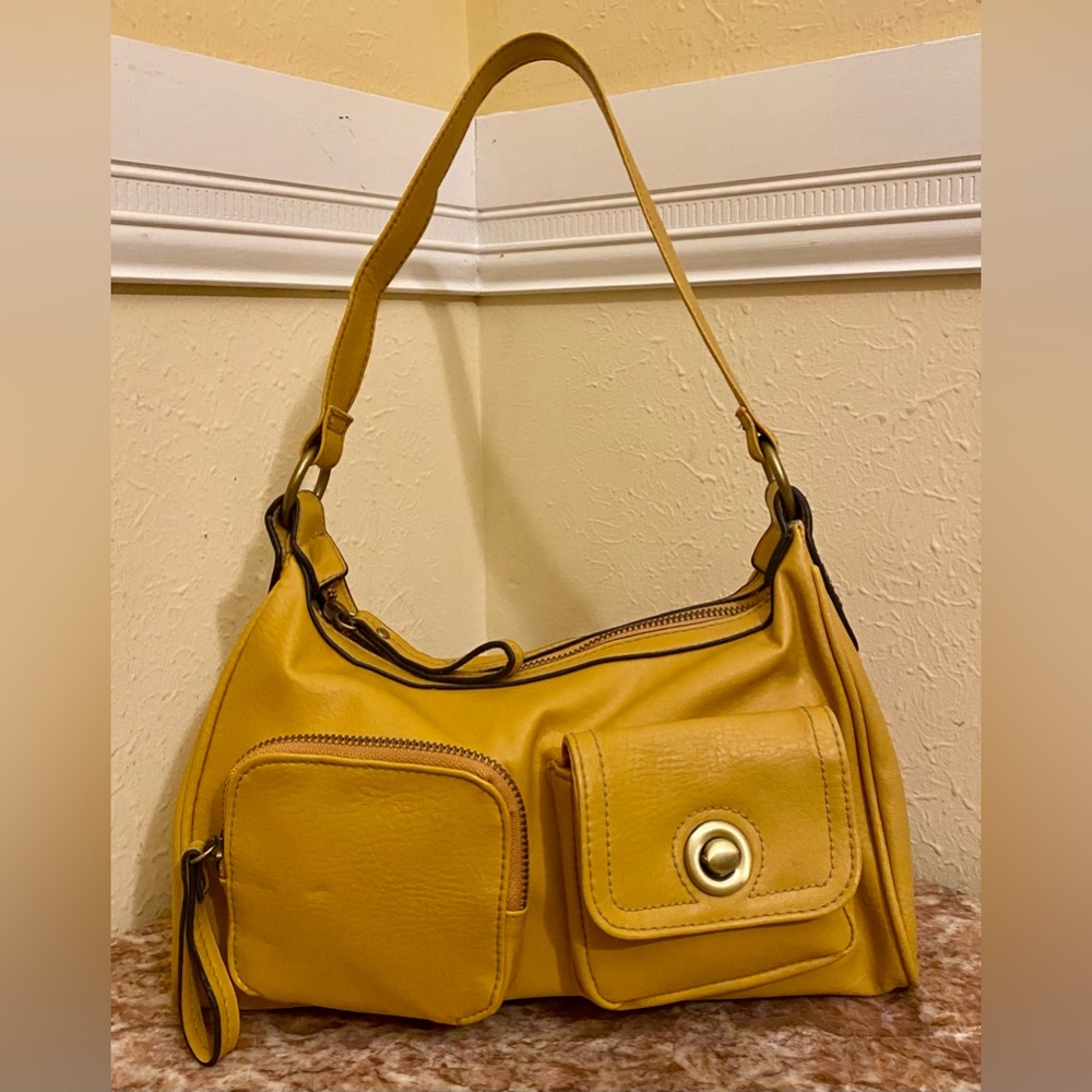 LEATHER Shoulder Bag; Mustard; Multi pocket; Vintage; EUC. - Picture 7 of 7